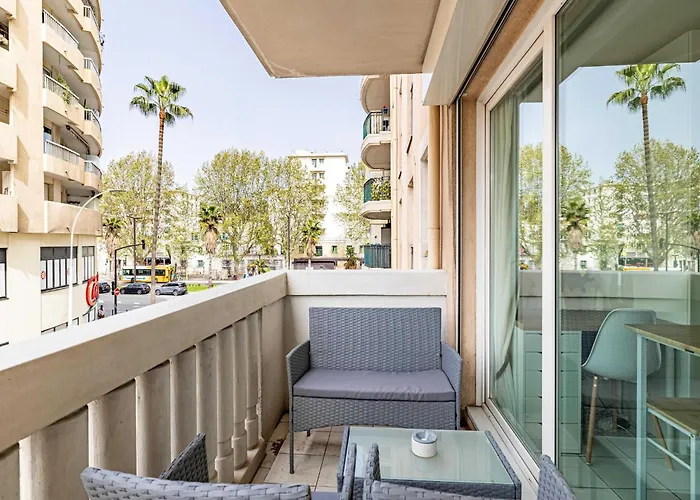 With Balcony & Pool -heart Of Διαμέρισμα