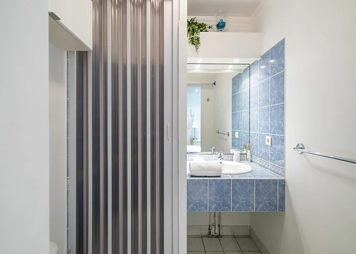 Διαμέρισμα With Balcony & Pool -heart Of