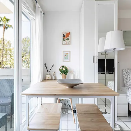 Appartement With Balcony & Pool -heart Of Nice